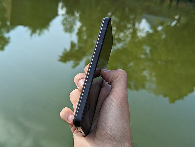 Tento nadupaný mobilní prcek nemá na trhu obdoby. Je to žhavá novinka