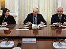 Vladimir Putin bhem setkání s vojenskými blogery (13. ervna 2023)