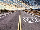 Route 66, USA. Urazit 3 860 kilometr asfaltu z Chicaga do Los Angeles po...