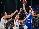 Izraelská basketbalistka Yarden Garzonová v utkání proti esku