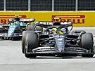 Lewis Hamilton p�ed Fernandem Alonsem na trati Velké ceny Kanady