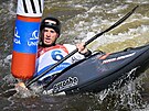 Vít Pindi bhem kvalifikace kayakcrossu na Svtovém poháru v Praze.