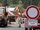 Kv�li rekonstrukci silnice je uzav�ena ��st pr�tahu �eleznou Rudou. (15. �ervna...