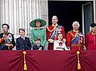 Princ George, princezna Kate, princ Louis, princezna Charlotte, princ William,...