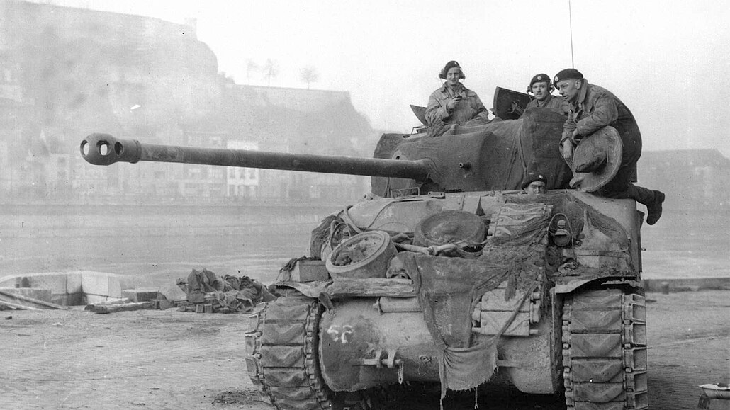 Vítanou posilou byly americké tanky M4 Sherman.