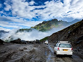 Soutska Rohtang, Indie. Brána do Himálaje a údolí Lahaul patí k místm, které...