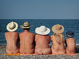 Nahé lidské t�lo je stejn� p�irozené jako p�íroda kolem nás. Ne ka�dý to tak...