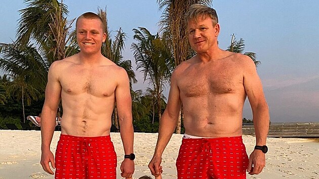 Gordon Ramsay a jeho syn Jack (Vlevo)