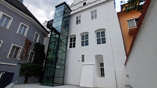 Oblastn muzeum v Litomicch pevzalo od msta opravenou budovu bval radnice. Rekonstrukce objektu trvala dva roky. (19. ervna 2023)