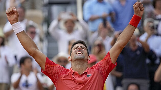 Novak Djokovi� v�t�z� ve fin�le Roland Garros.
