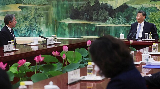 Americk ministr zahrani Antony Blinken se seel s nskm prezidentem Si in-pchingem ve Velkm sle lidu v Pekingu. (19. ervna 2023)