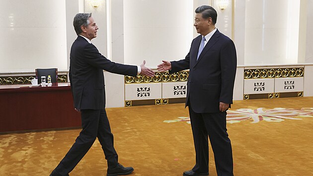 Americk ministr zahrani Antony Blinken se seel s nskm prezidentem Si in-pchingem ve Velkm sle lidu v Pekingu. (19. ervna 2023)
