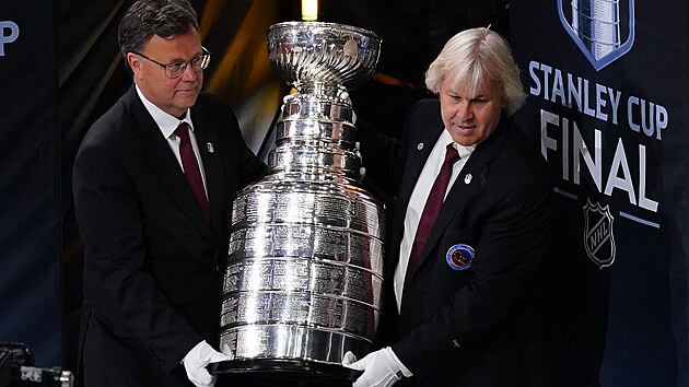 Momentka z ppravy slavnostnho pedn Stanley Cupu.