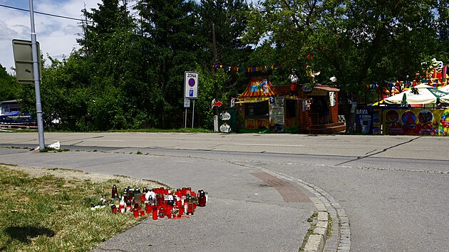 Na mst smrti Roma po konfliktu s Ukrajincem vzniklo u Brnnsk pehrady pietn msto.