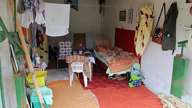 Z lokality Ji�n� lom u Sokolova u� v�t�ina gar�� zmizela.