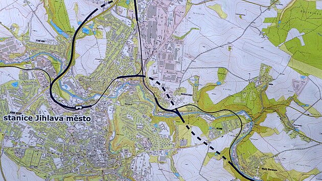 Mapa, kudy by se propojka vysokorychlostn trat mla prothnout Jihlavou. Sprva eleznic v t souvislosti pot s novm vedenm kolej na Brno.