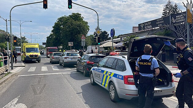 V ulici Podolsk nbe se ve stedu odpoledne staly dv dopravn nehody. (14. ervna 2023)