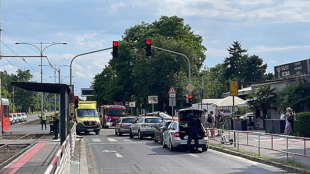 V ulici Podolsk nbe se ve stedu odpoledne staly dv dopravn nehody. (14. ervna 2023)
