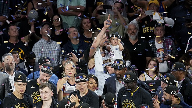Nikola Joki� v centru oslav Denver Nuggets
