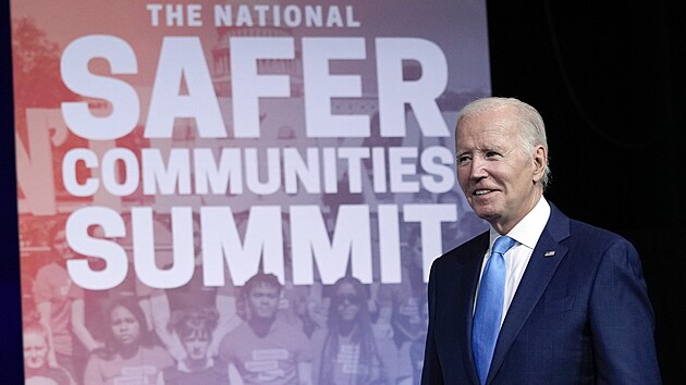 Americk prezident Joe Biden na Nrodnm summitu o bezpenjch komunitch na Hartfordsk univerzit ve West Hartfordu v Connecticutu (16. ervna 2023)