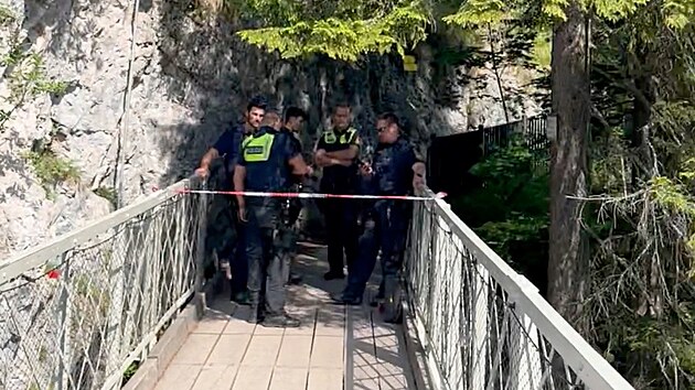 Nmeck policie tok u bavorskho zmku Neuschwanstein nadle vyetuje. (15. ervna 2023)