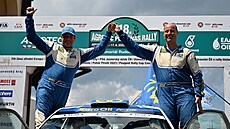 Vítzná posádka Agrotec Rally Hustopee Václav Pech (vpravo) a Petr Uhel.