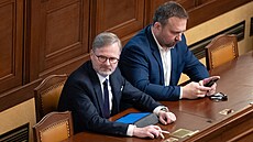 Petr Fiala (ODS) a Marian Jureka (KDU-SL) na mimoádné schzi Poslanecké...