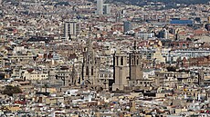 Barcelona si je v�doma své výjime�nosti. A tak turistickou da� zvy�uje, od...