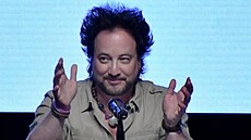 Vlasy má pan ufolog Giorgio A. Tsoukalos tém pokadé v mimozemské kondici a...