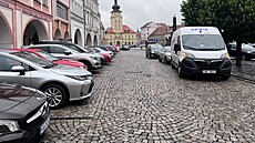 Centrum �atce je plné aut. (�erven 2023)
