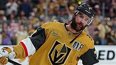 Alex Pietrangelo bruslí p�ed pátým zápasem finále Stanley Cupu.