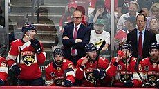 Zasmuilá stídaka hokejist Floridy v ele s kouem Paulem Mauricem...