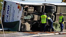 Pi nehod autobusu v Austrálii v nedli veer místního asu zemelo nejmén...