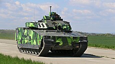 CV90 je výkonný bojový vz pchoty. Sedmdesátikilometrová rychlost na...