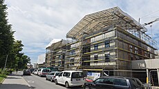 Výstavba bytů na Tyršově nábřeží ve Zlíně. (červen 2023)