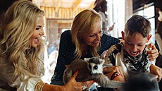 �lenka správní rady Nadace Agrofert Monika Babi�ová a �editelka nadace Zuzana...