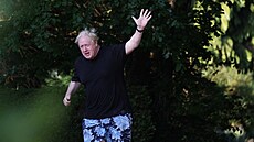 Britského expremiéra Borise Johnsona vyfotili při běhu nedaleko jeho domu v...
