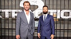 Chris Hemsworth a reisér Sam Hargrave na premiée filmu Vyprotní 2 (2023)