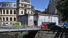 Ra�elinový pavilon u Císa�ských lázní p�ekryla do doby, ne� se poda�í sehnat...