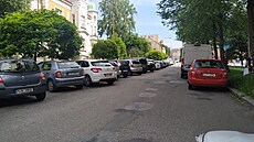Parkovací místa V Rámech jsou nov urena pouze pro rezidenty. Nikdo jiný by zde nechávat auto neml.