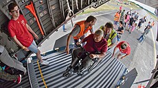 Charitativní akce Open Skies for Handicapped v Hradci Králové se zú�astnili...