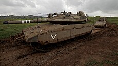 Tank Merkava 3 na vojenském cviení (3. záí 2013)