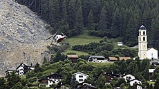 Mohutný proud kamení a trku jen tsn minul výcarskou horskou vesnici...