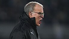 Kou� Marcelo Bielsa p�i své premié�e na lavi�ce Ururuaye