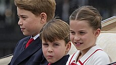 Princ George, princ Louis a princezna Charlotte na oslavách Trooping the Colour...