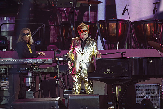 Elton John na festivalu v Glastonbury. (25. ervna 2023)