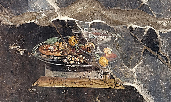 Freska odhalená na stn domu v Pompejích. (erven 2023)