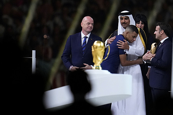 Fotbalista Kylian Mbappé po prohraném finále mistrovství svta v Kataru....