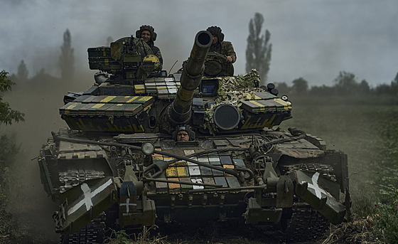 Ukrajintí vojáci na frontové linii poblí Bachmutu (17. ervna 2023)