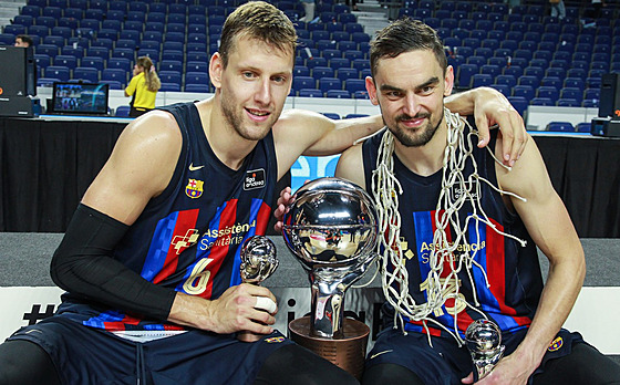 ESKÉ HVZDY AMPION. Podvacáté slaví basketbalisté Barcelony panlský titul....